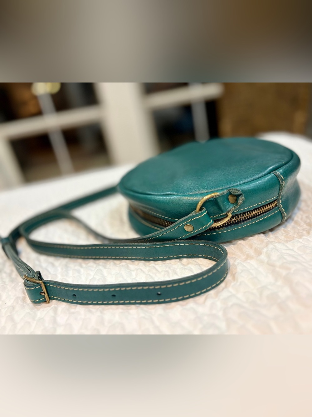 Portland Leather Goods Large Round Crossbody Bag Retired Color Peacock EUC 9X9 - Picture 8 of 11